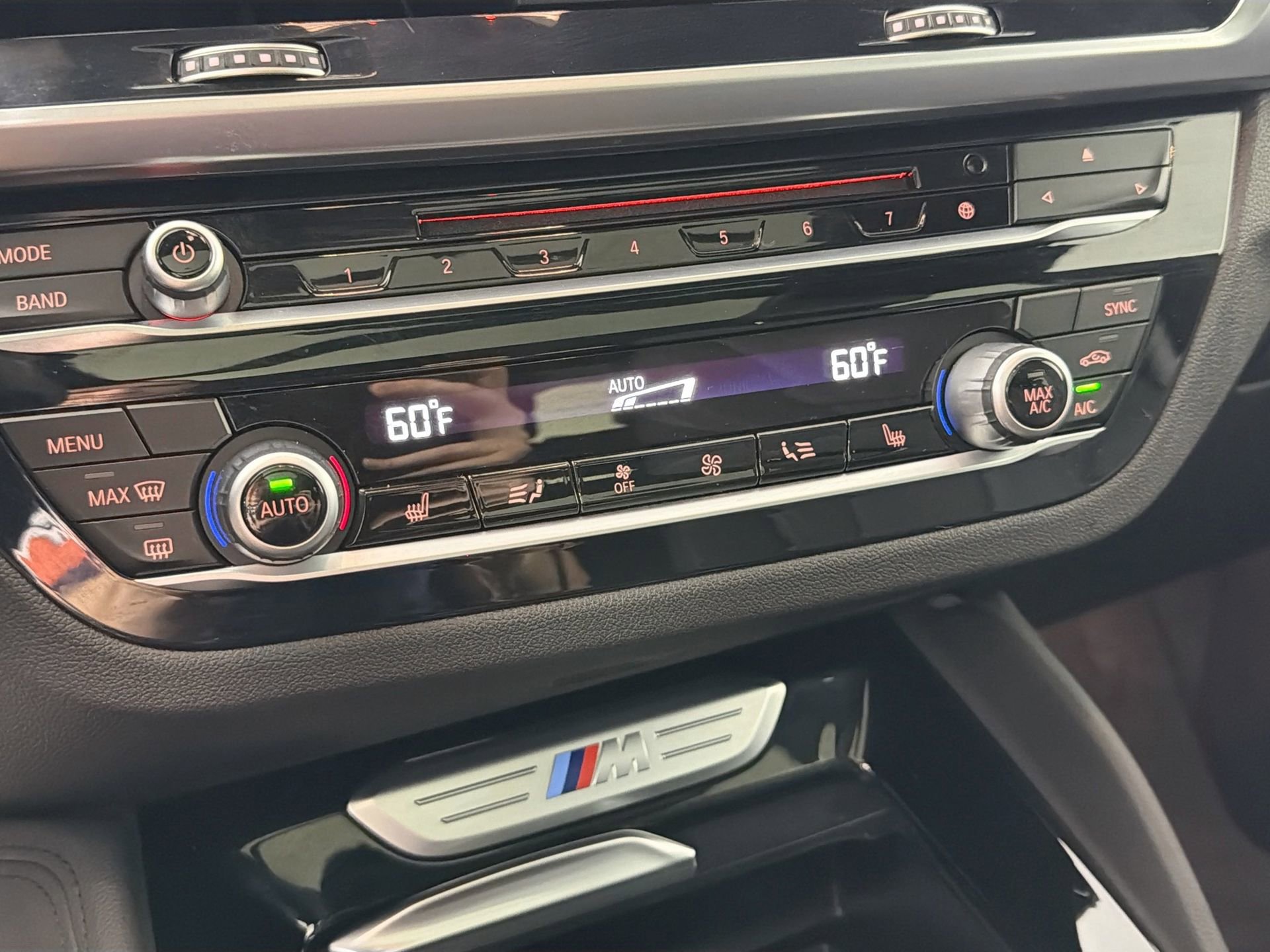 Used 2019 BMW X4 M40i w/ Driving Assistance Package image 16