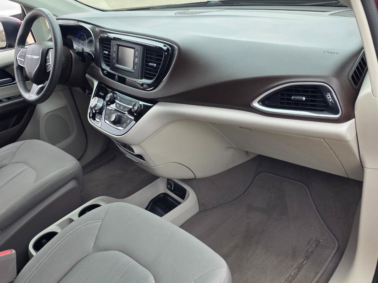 Used 2017 Chrysler Pacifica LX w/ Tire & Wheel Group image 22