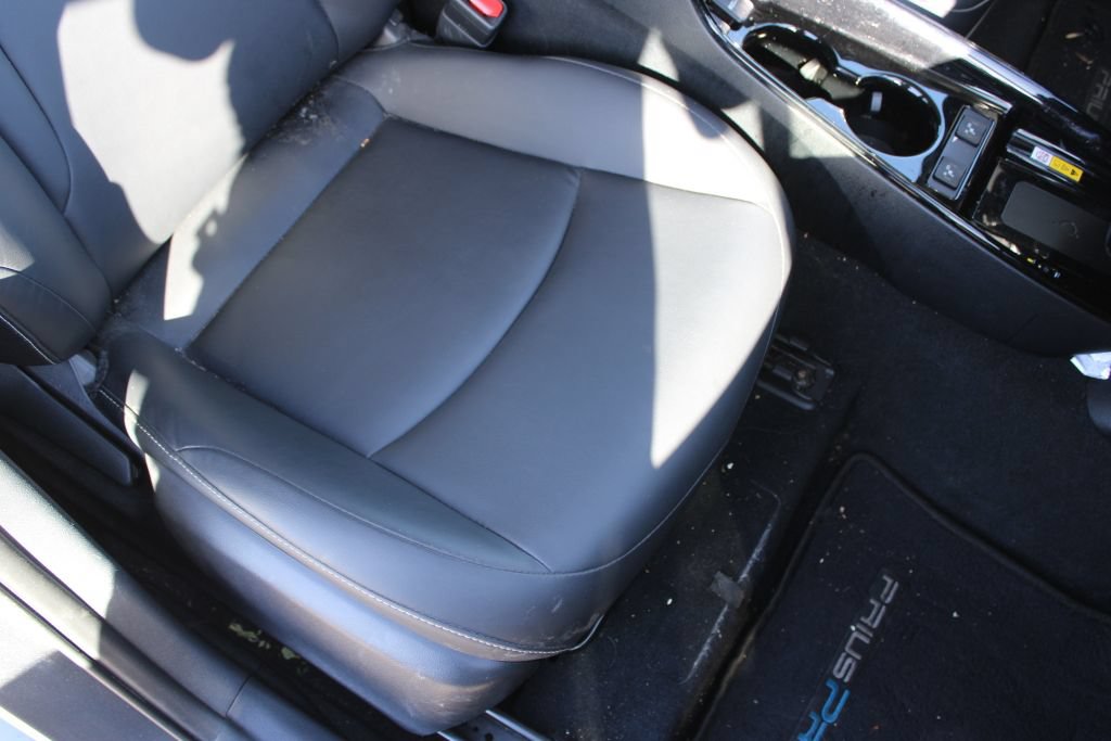 Used 2022 Toyota Prius Prime Limited FWD image 12