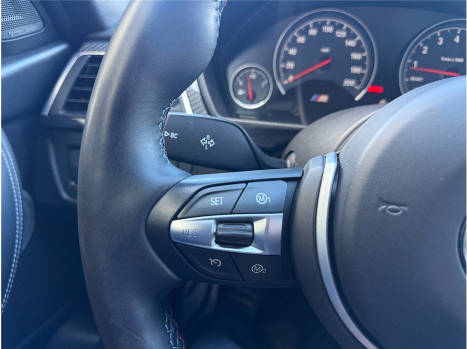 Used 2018 BMW M3 RWD image 26