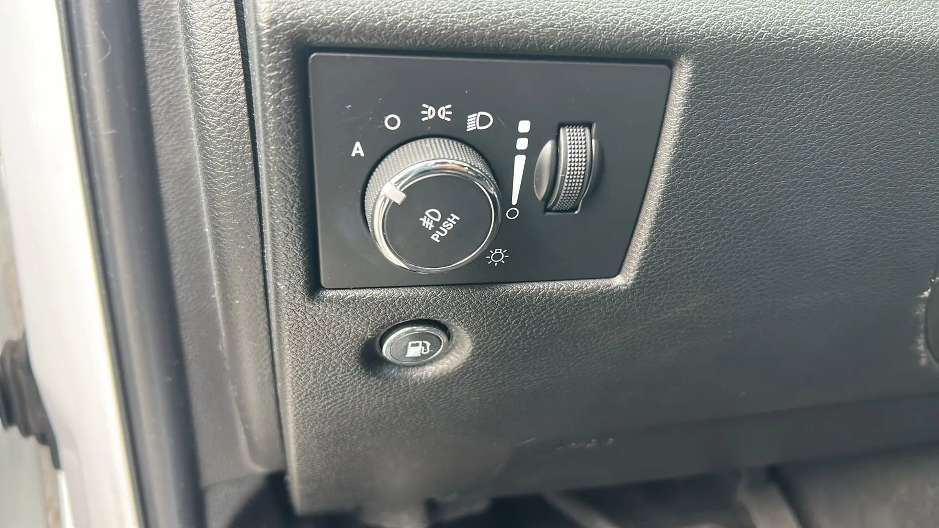 Used 2020 Jeep Grand Cherokee Limited X AWD/4WD image 21