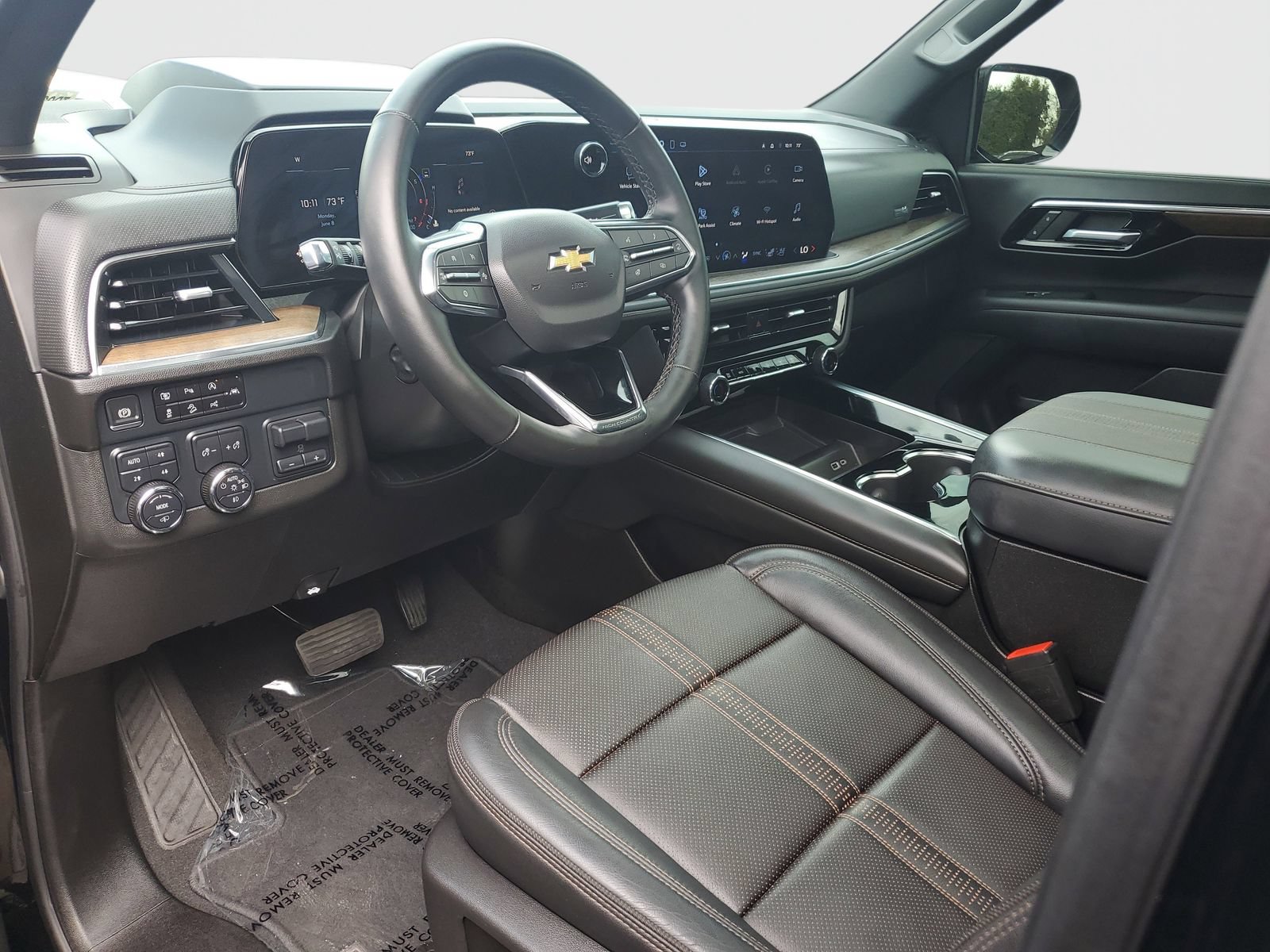 Used 2025 Chevrolet Tahoe High Country AWD/4WD image 19
