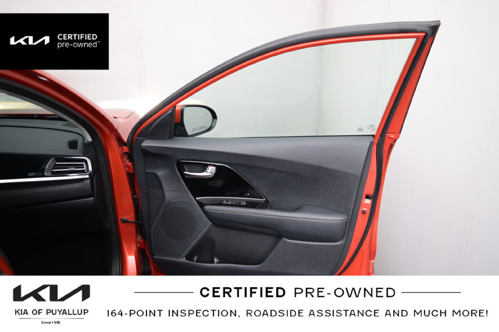 Certified 2022 Kia Niro LXS w/ Digital Cluster Package FWD image 17