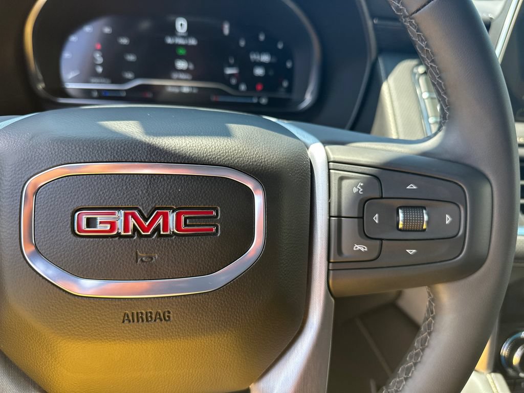 Used 2024 GMC Yukon XL SLT w/ SLT Luxury Package RWD image 27