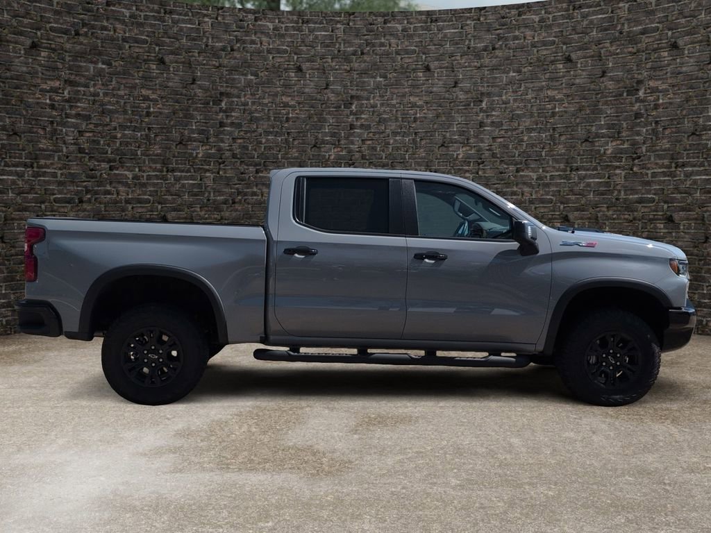 Used 2025 Chevrolet Silverado 1500 ZR2 w/ Technology Package AWD/4WD image 3