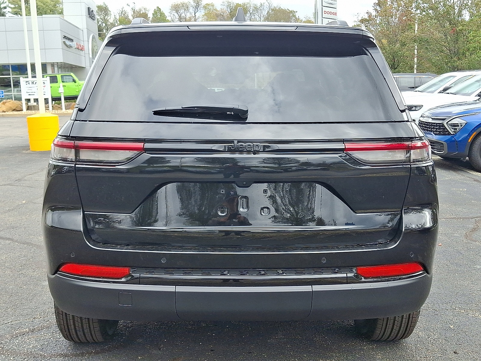 New 2025 Jeep Grand Cherokee Altitude image 5