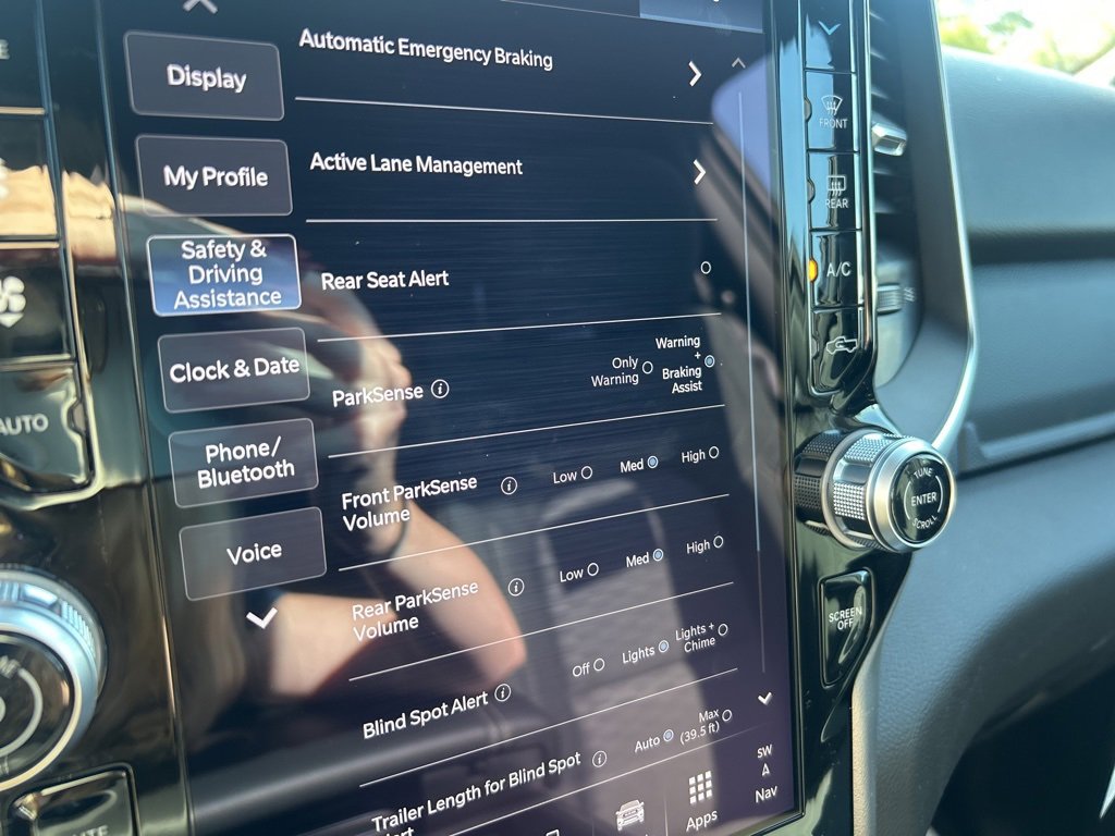 New 2026 RAM 1500 4x4 Crew Cab image 40