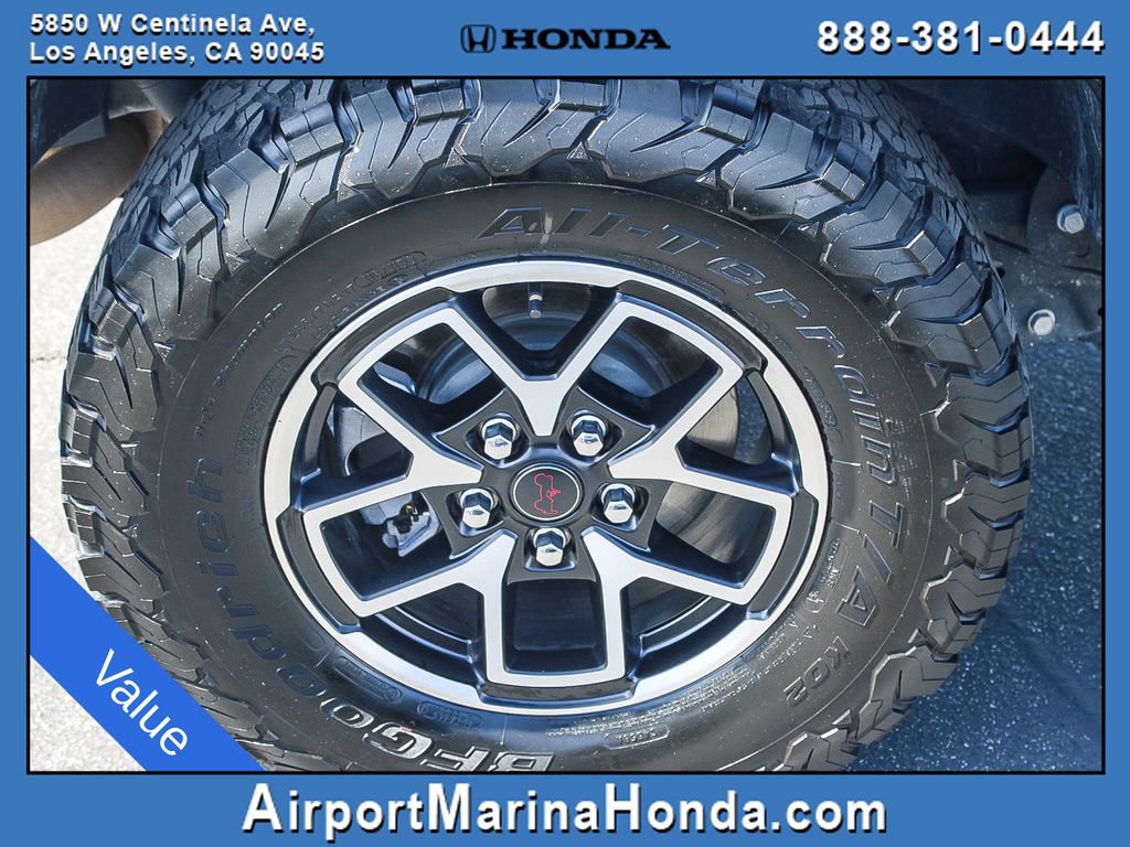 Used 2025 Jeep Wrangler Unlimited Rubicon AWD/4WD image 11
