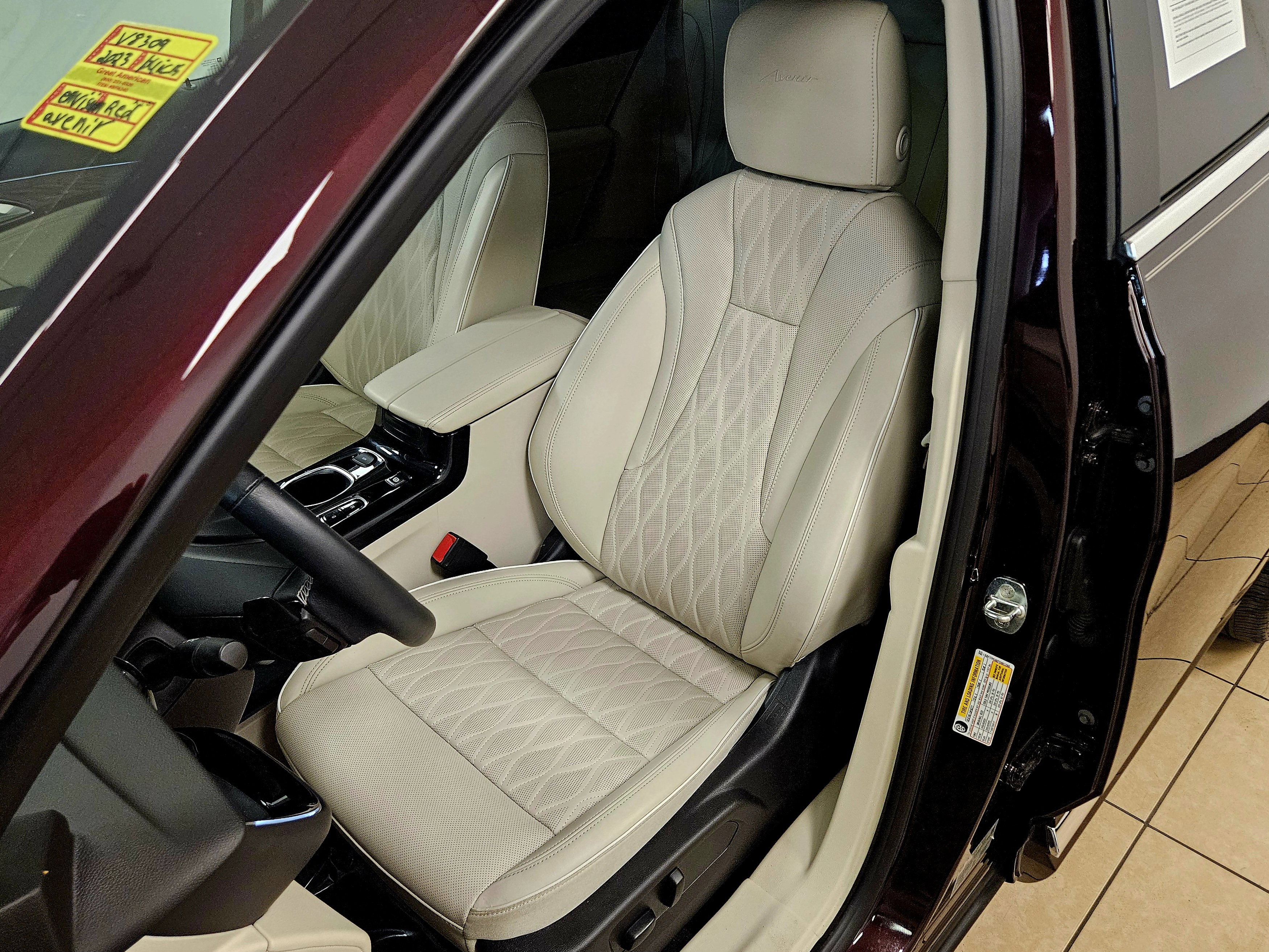 Used 2023 Buick Envision Avenir image 37