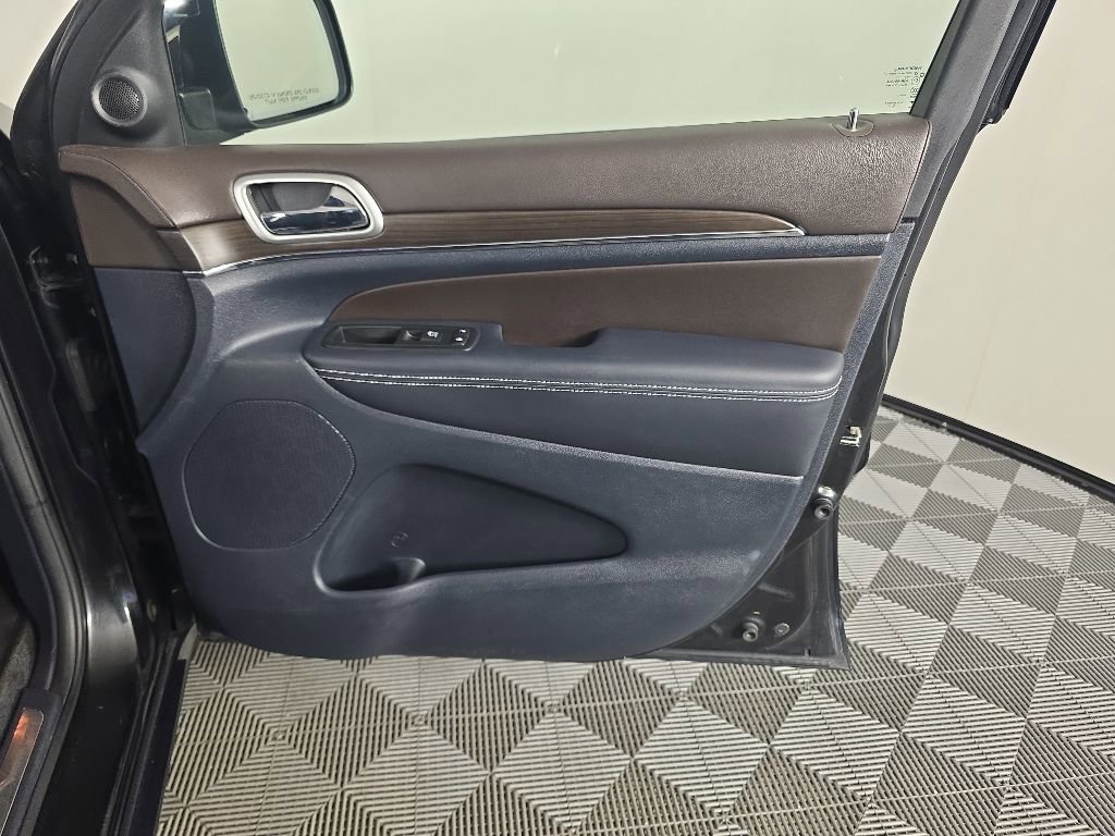 Used 2015 Jeep Grand Cherokee Overland AWD/4WD image 40