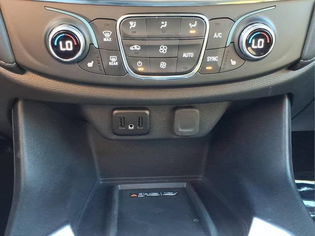 Used 2023 Chevrolet Traverse LT FWD image 21