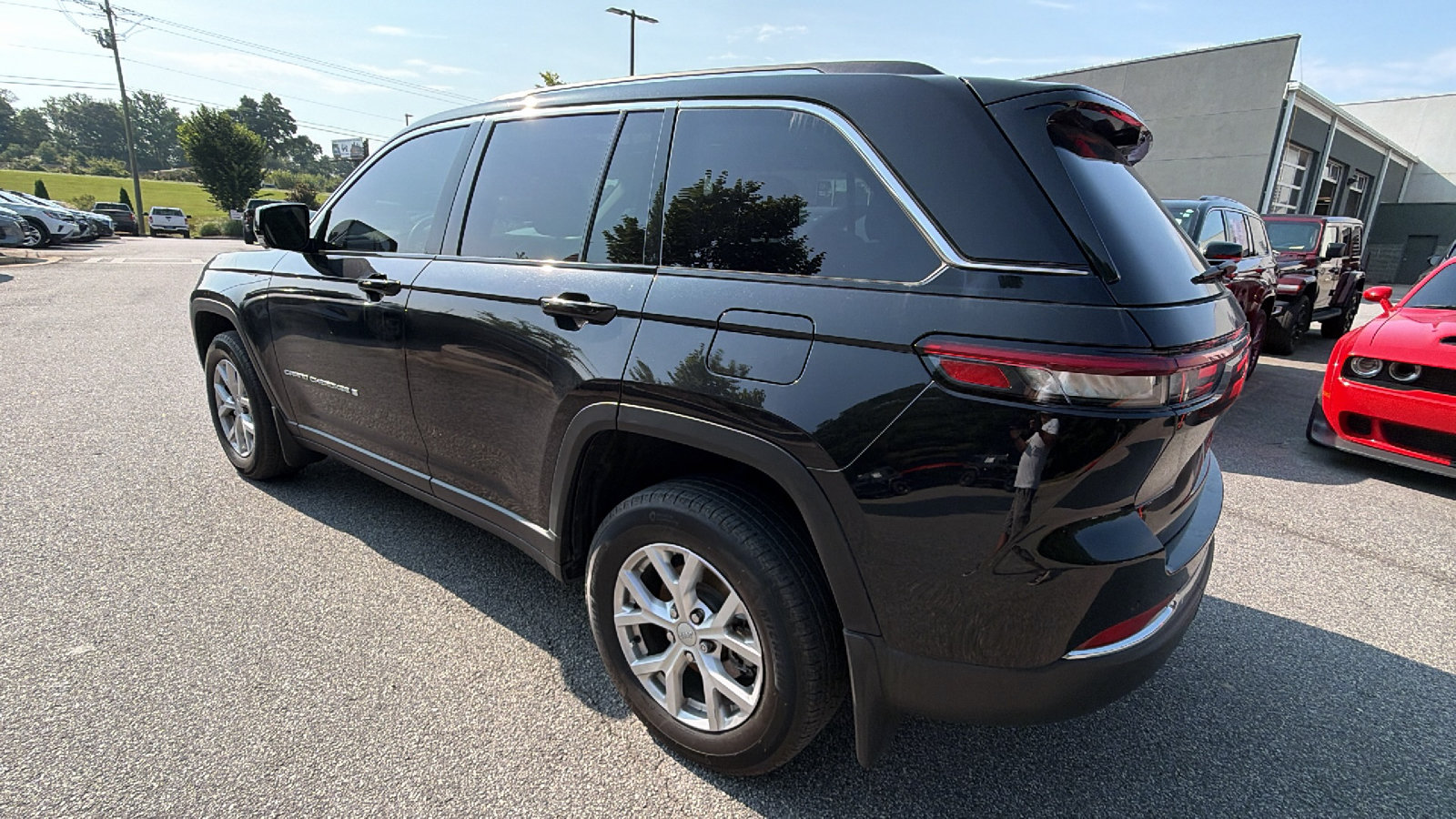 Used 2022 Jeep Grand Cherokee Limited w/ Luxury Tech Group II RWD image 10