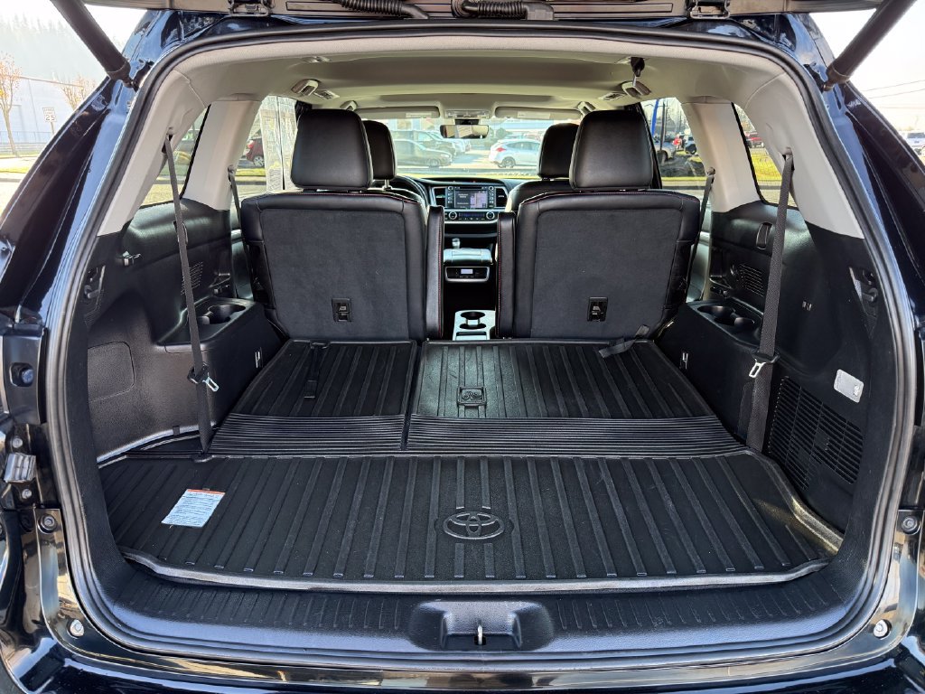 Used 2019 Toyota Highlander SE AWD/4WD image 12