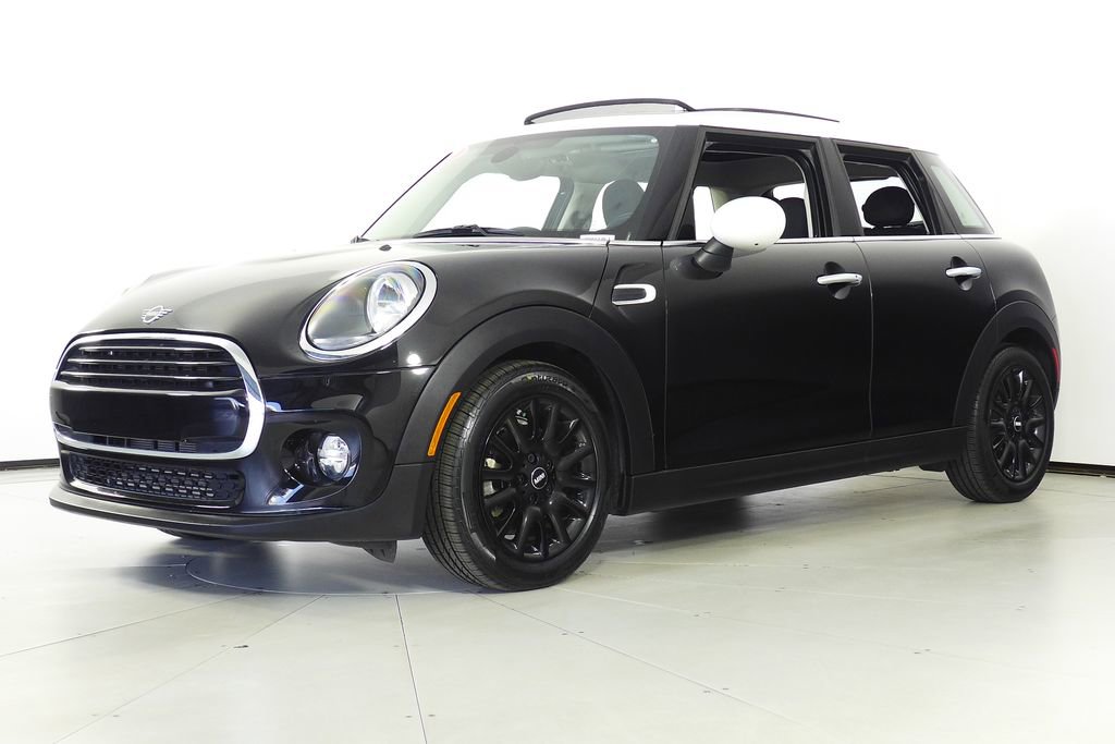 Used 2019 MINI Cooper 4-Door Hardtop image 2