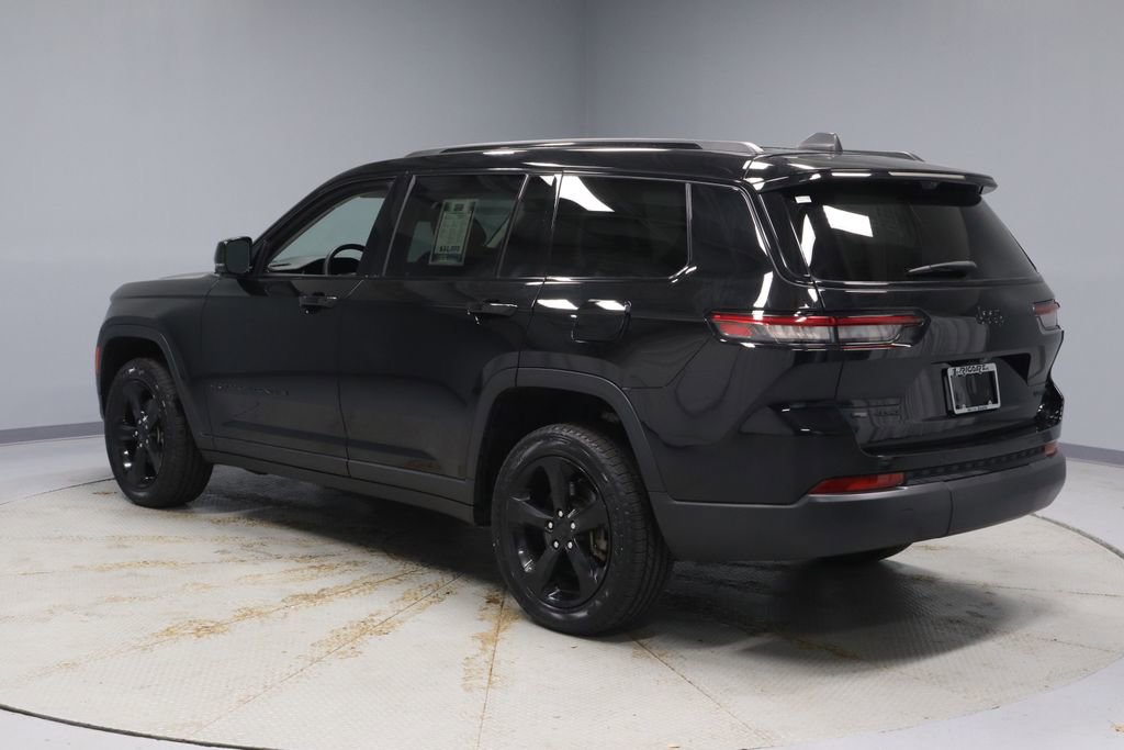 Used 2023 Jeep Grand Cherokee L Limited w/ Luxury Tech Group II image 9