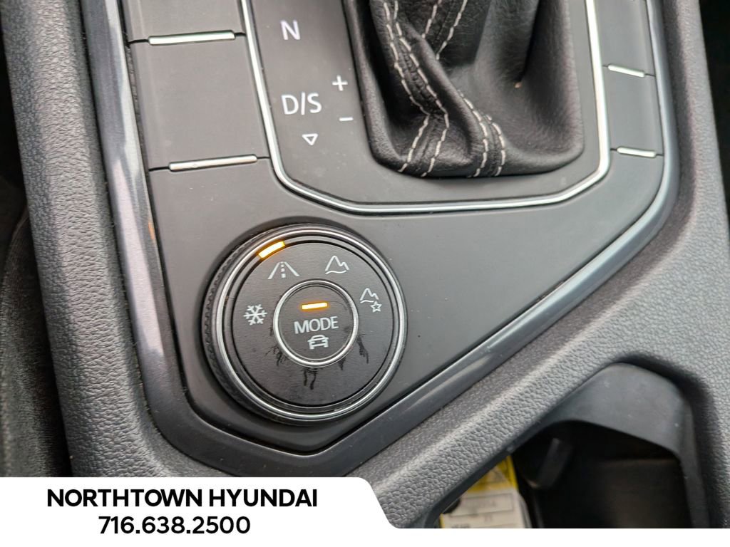 Used 2021 Volkswagen Tiguan SE image 16