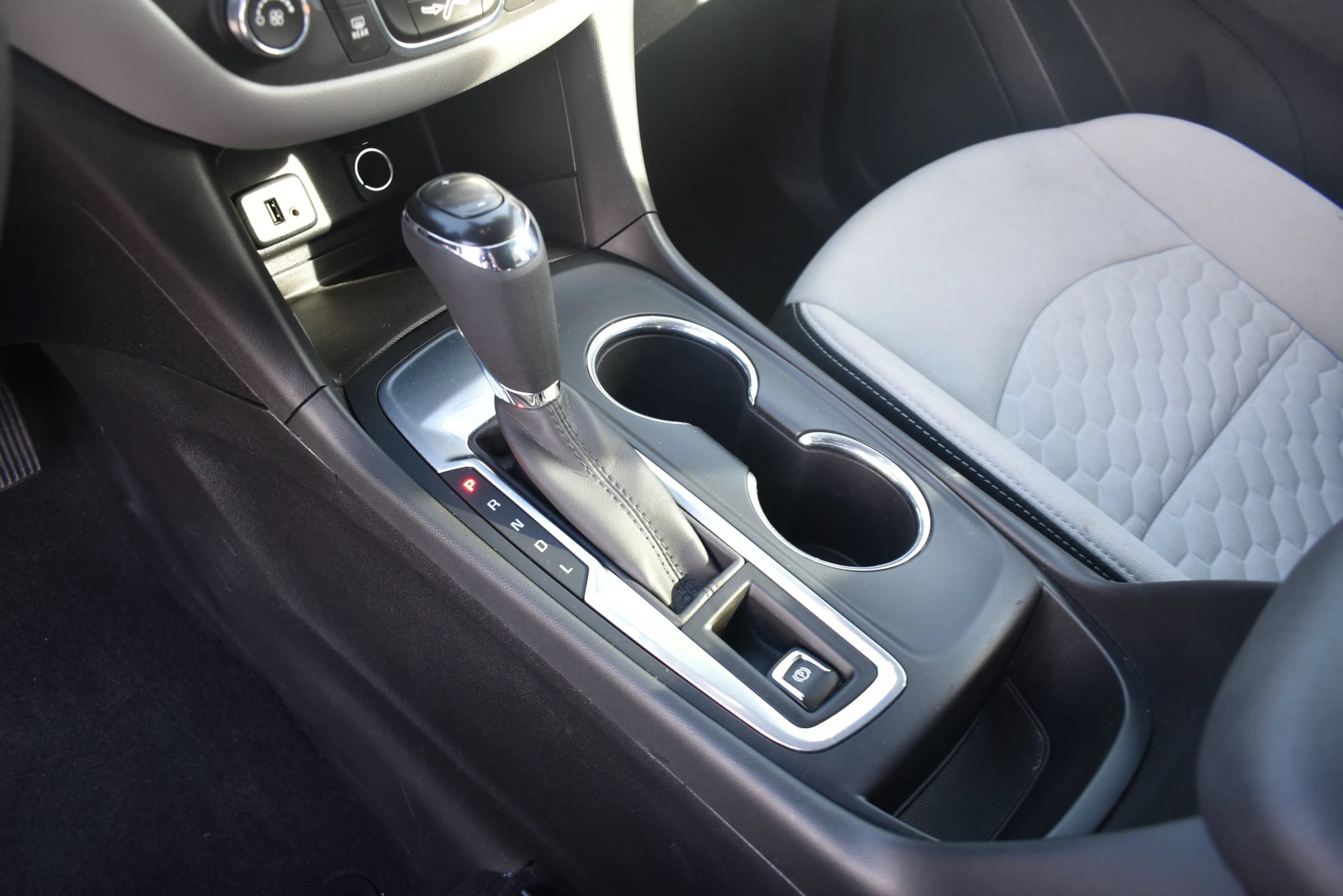 Used 2018 Chevrolet Equinox LS FWD image 15