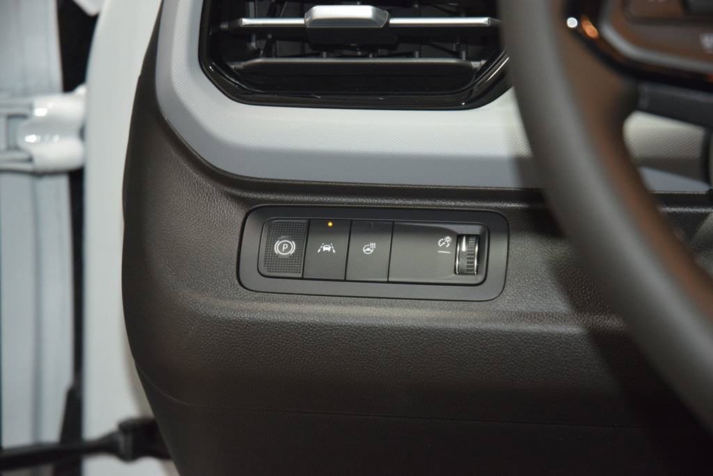 New 2027 Chevrolet Bolt RS FWD image 33