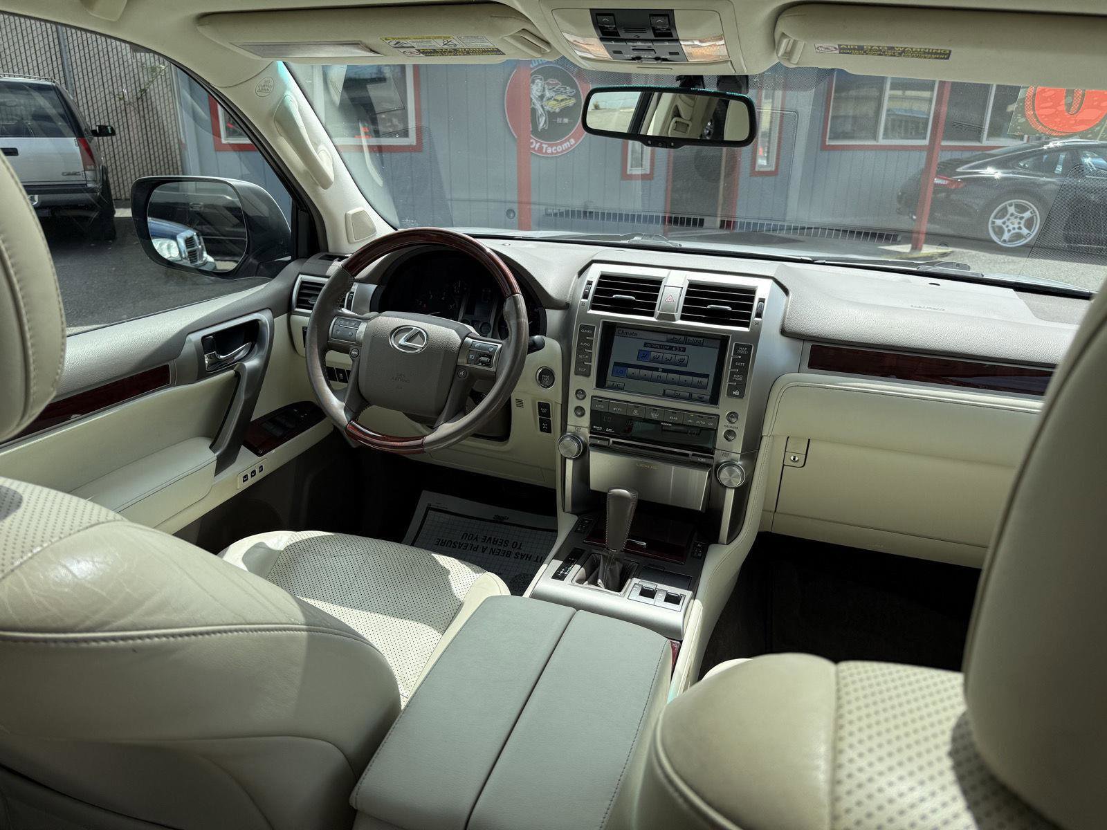 Used 2011 Lexus GX 460 w/ Comfort Plus Pkg image 21