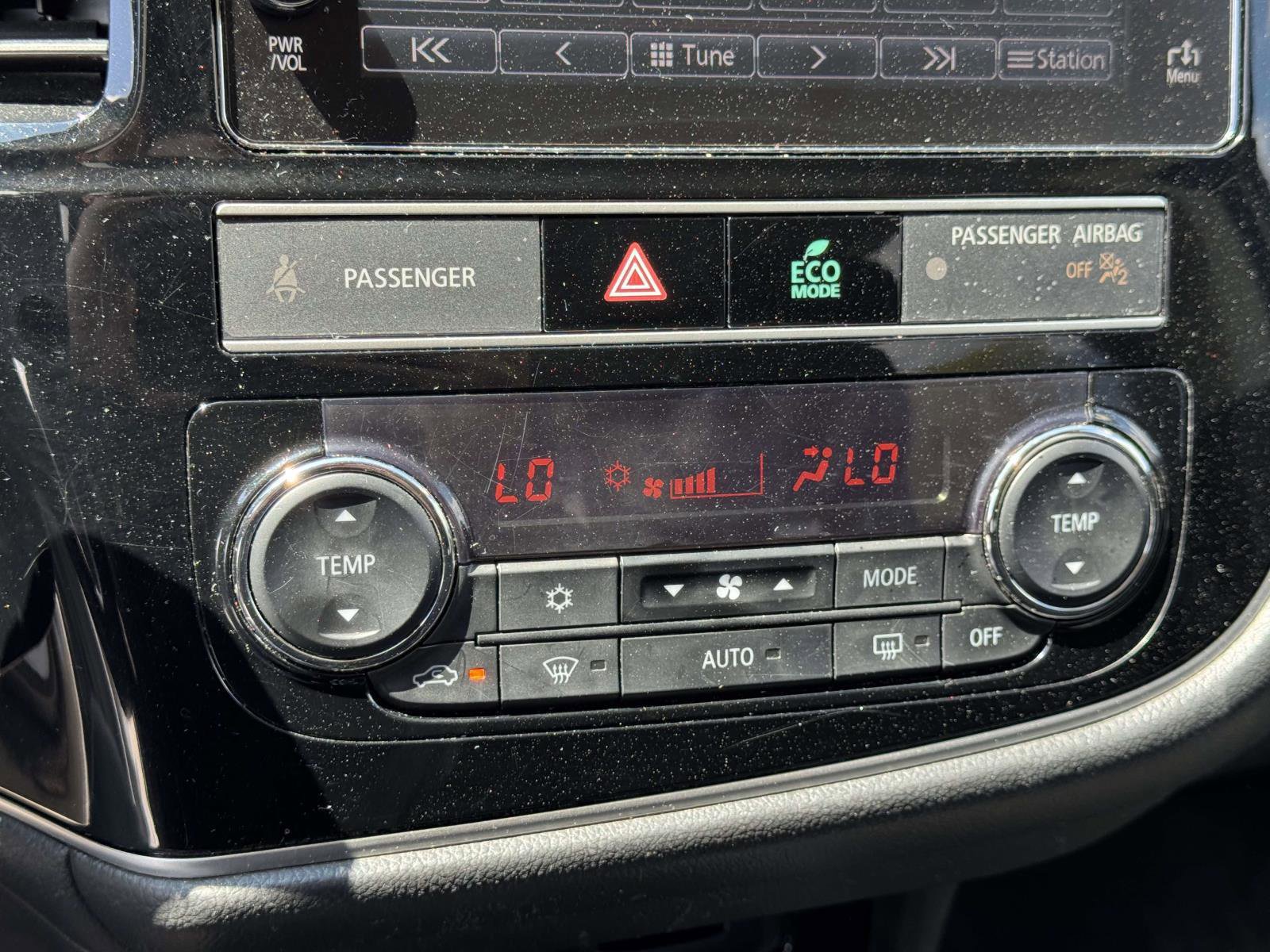 Used 2019 Mitsubishi Outlander SE AWD/4WD image 27