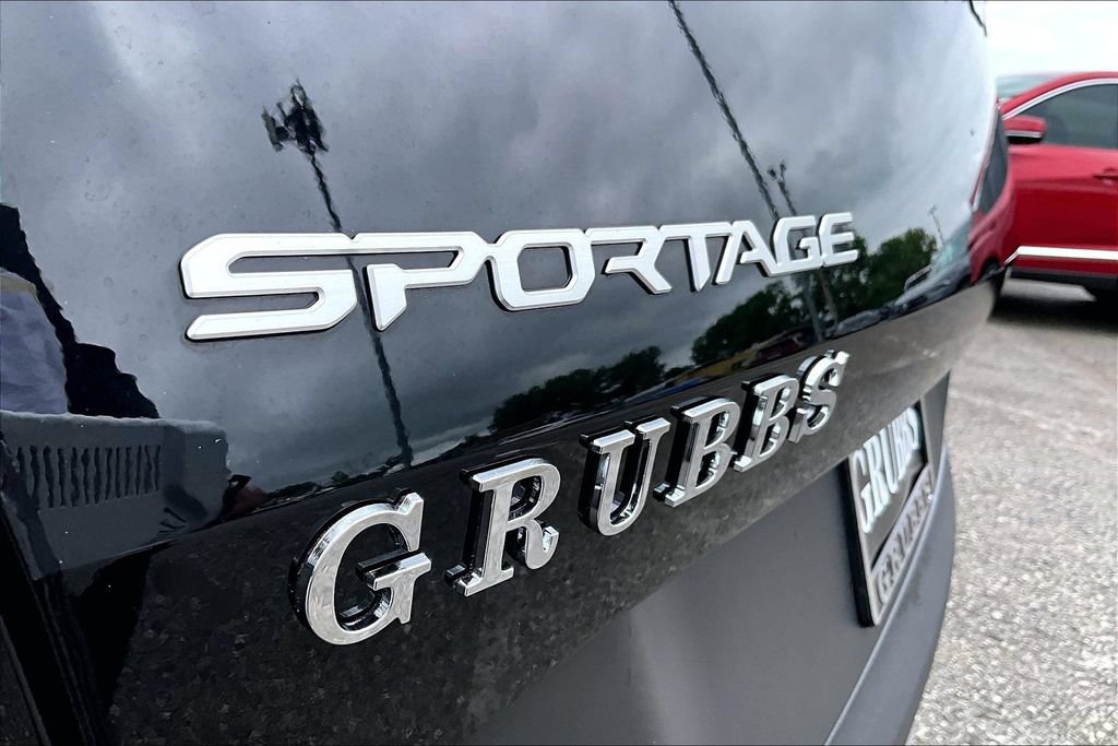 Used 2025 Kia Sportage EX w/ Premium Package FWD image 40