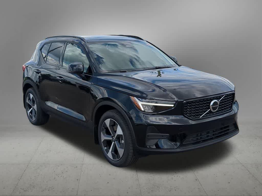 New 2026 Volvo XC40 B5 Core w/ Protection Package Premier AWD/4WD image 8