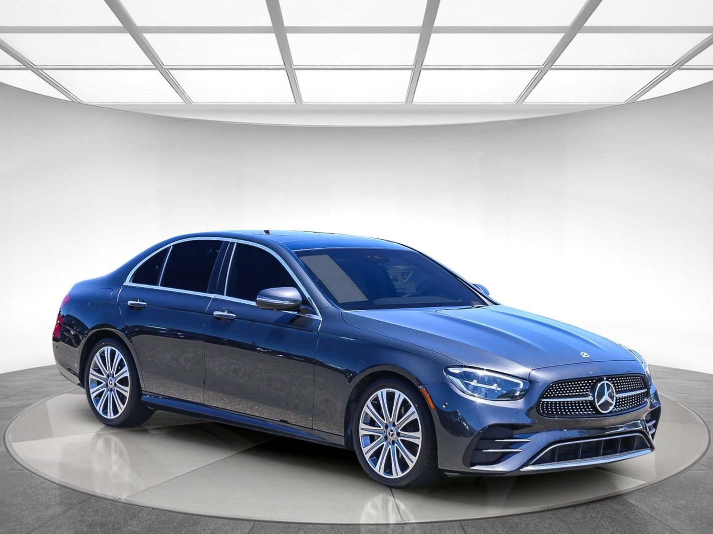 Used 2023 Mercedes-Benz E 350 Sedan image 5