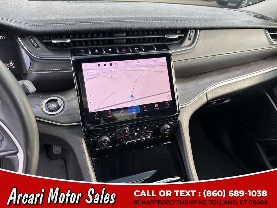 Used 2022 Jeep Grand Cherokee L Limited w/ Luxury Tech Group II image 22