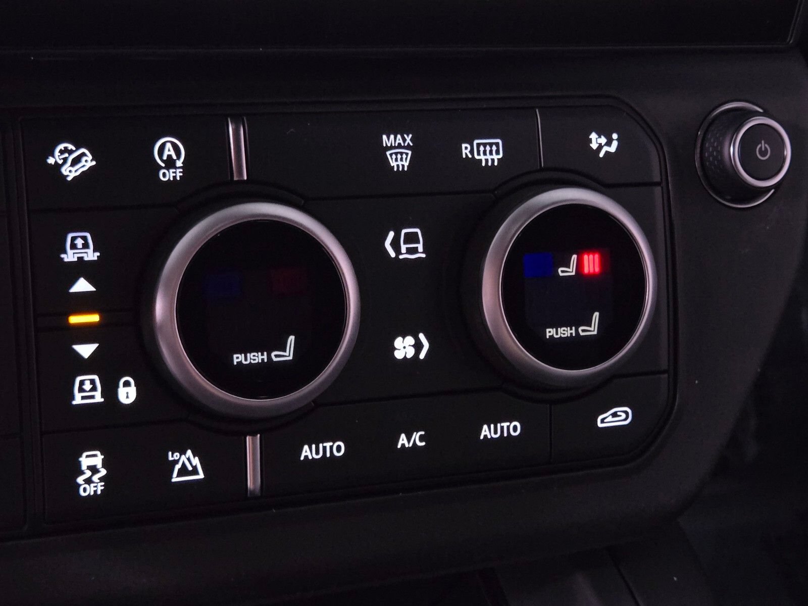 New 2026 Land Rover Defender 130 X-Dynamic SE AWD/4WD image 34