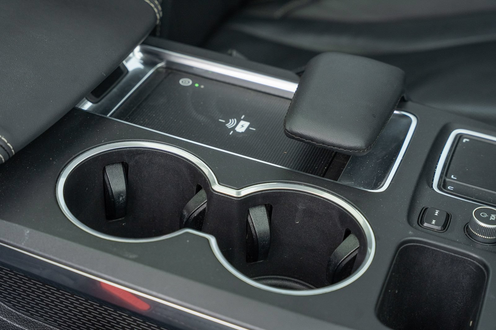 Used 2022 Acura MDX FWD w/ Technology Package image 18