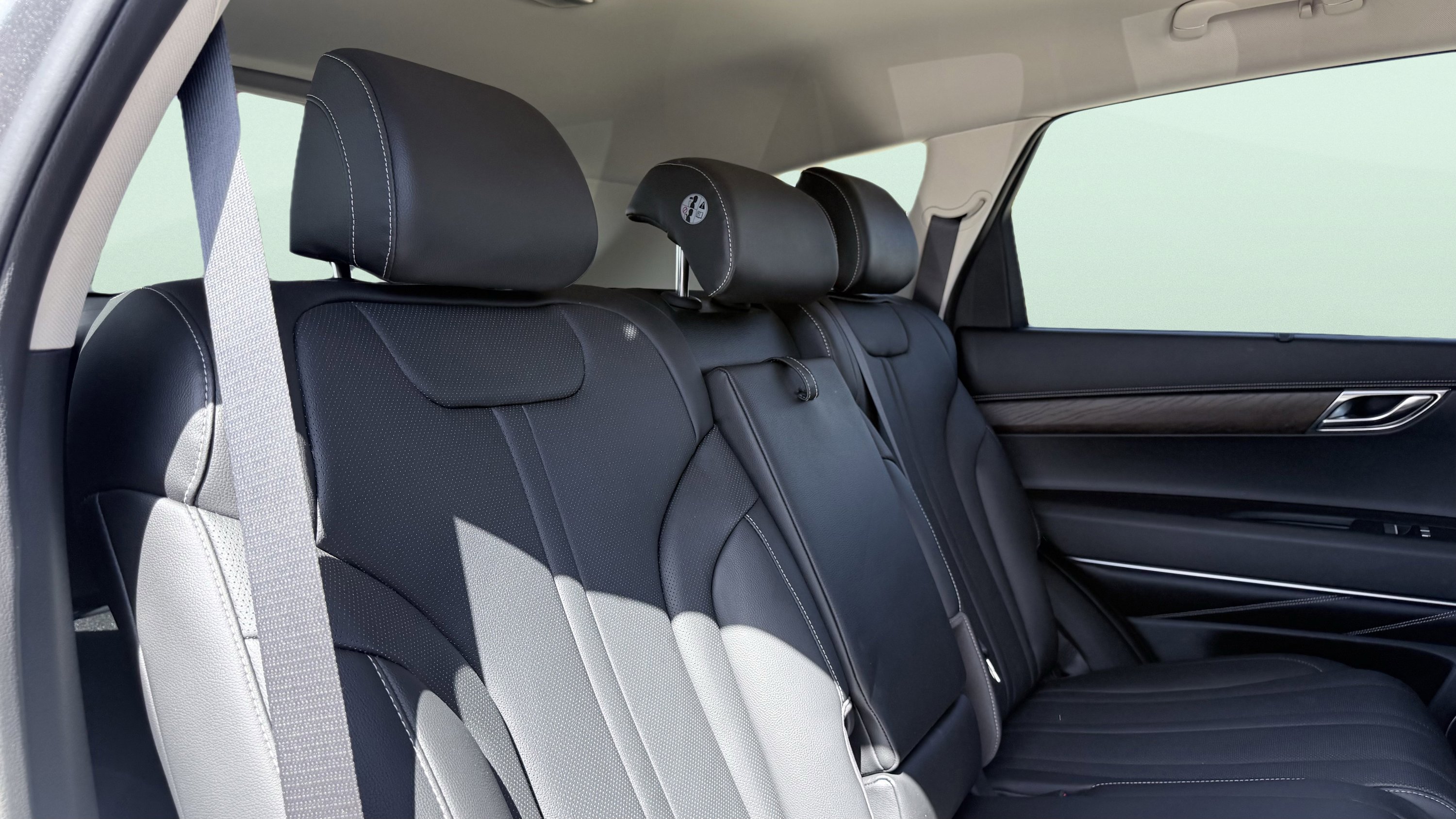 Used 2024 Genesis GV80 2.5T image 40