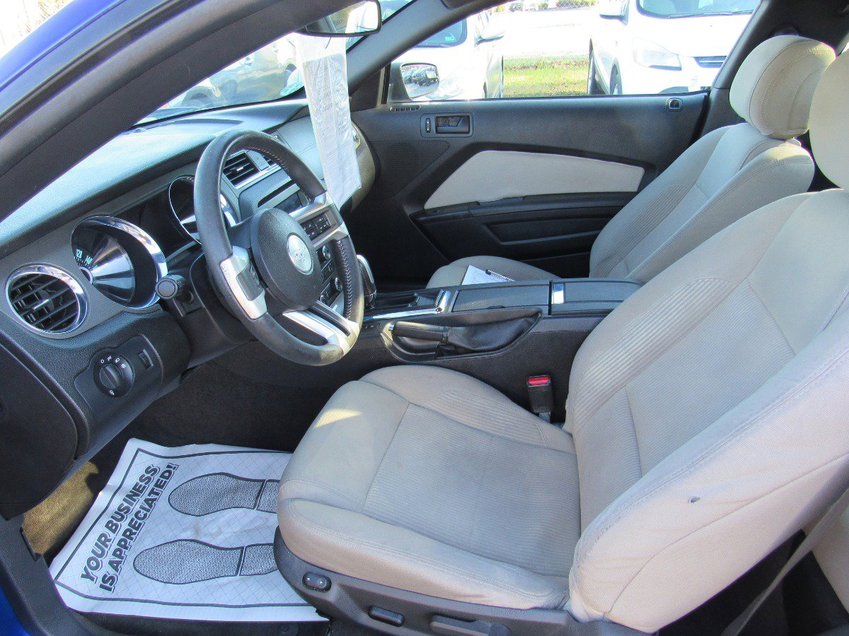 Used 2013 Ford Mustang Coupe image 8