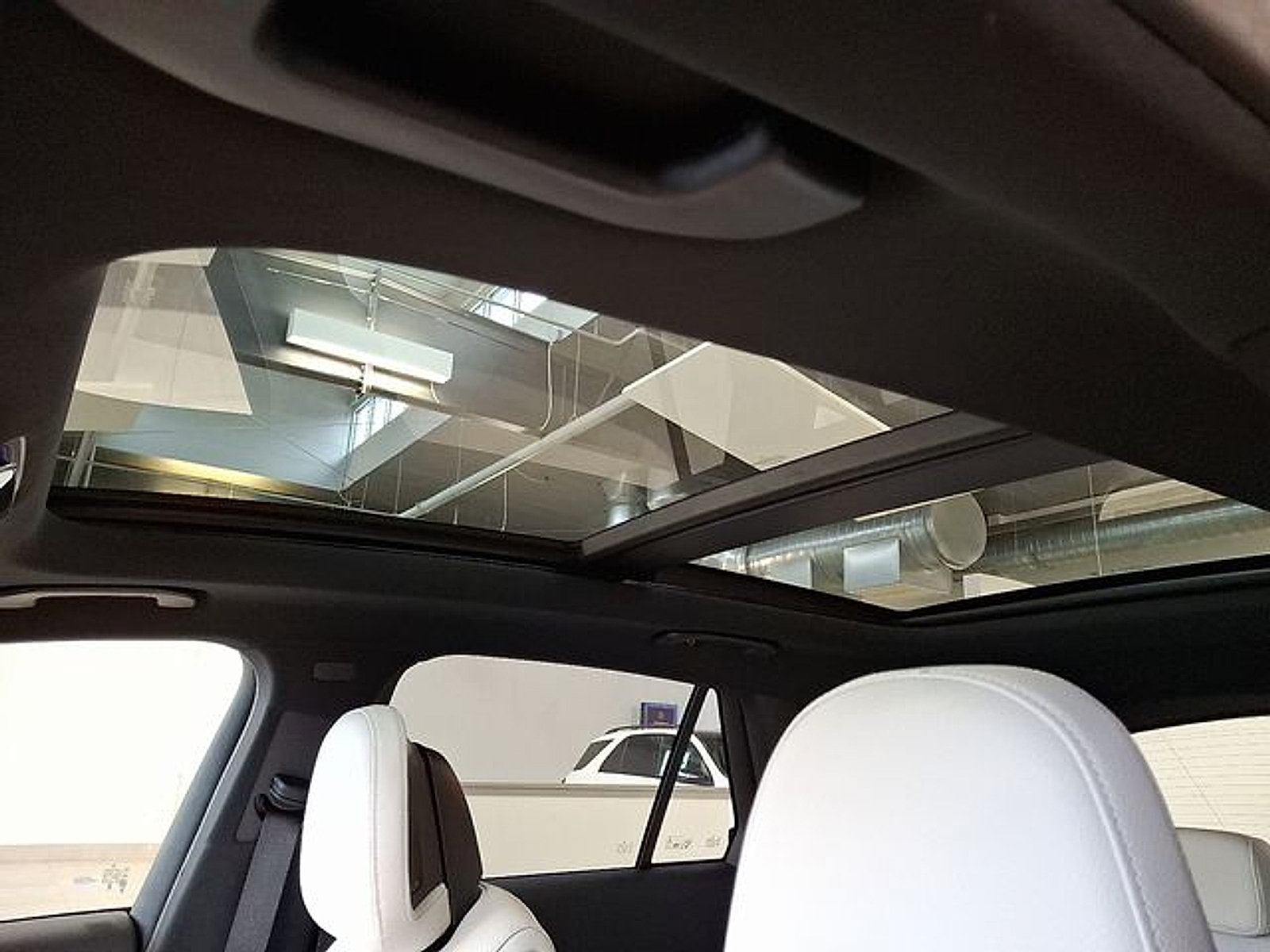 Used 2026 Mercedes-Benz GLC 300 4MATIC image 14