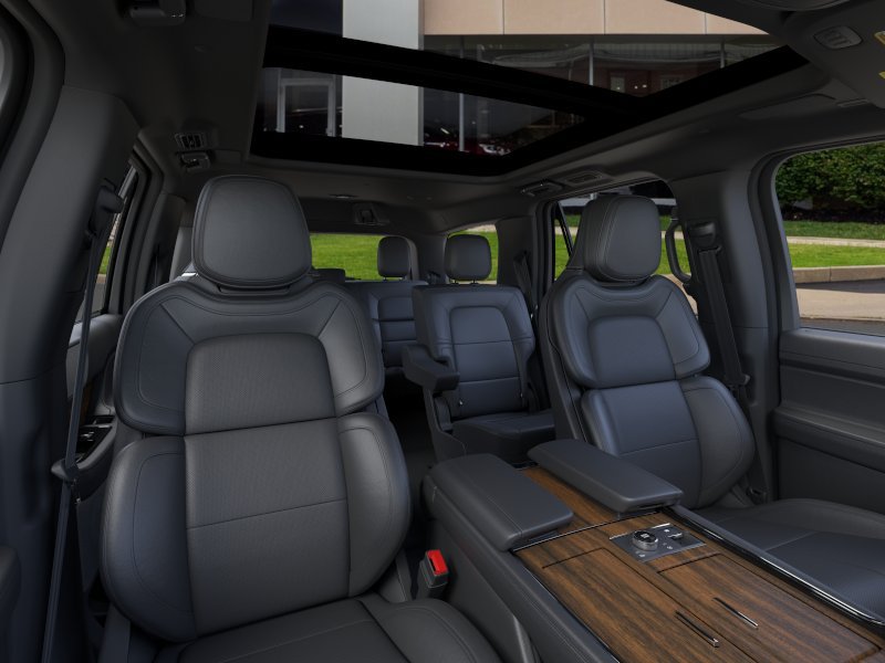 New 2024 Lincoln Navigator Reserve AWD/4WD image 10