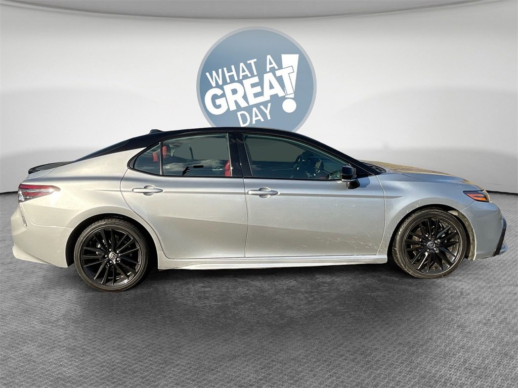 Used 2022 Toyota Camry XSE image 2