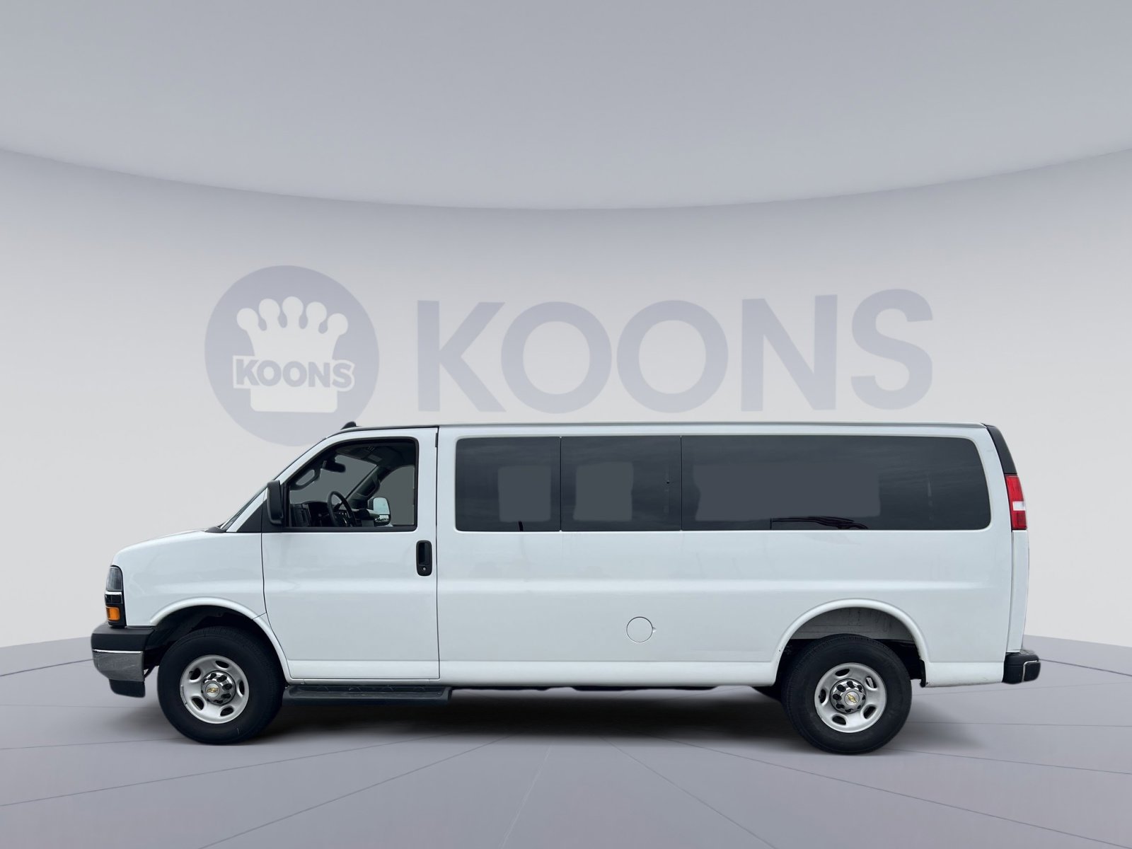 Used 2025 Chevrolet Express 3500 LT w/ LT Preferred Equipment Group RWD image 13