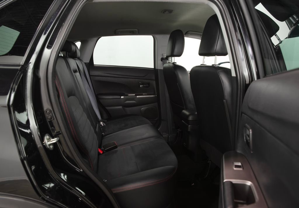 Used 2024 Mitsubishi Outlander Sport SE image 18