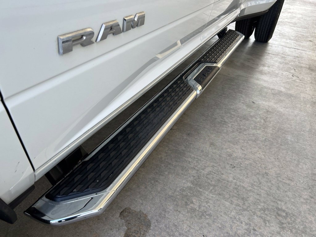Used 2024 RAM 3500 Big Horn AWD/4WD image 16