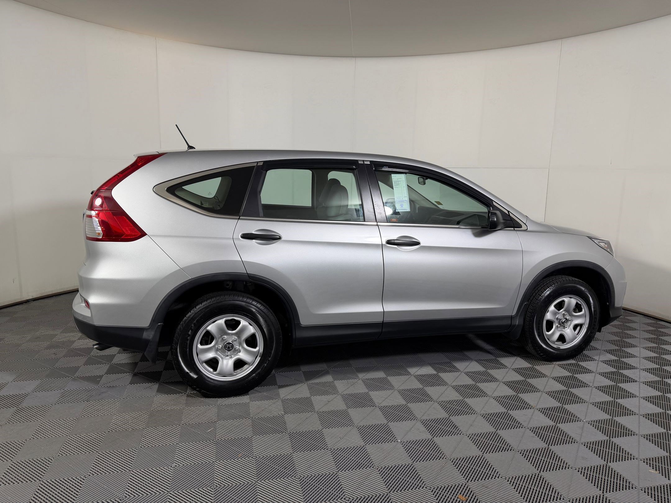 Used 2016 Honda CR-V LX image 7