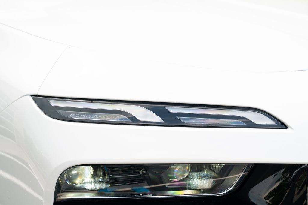 Used 2023 BMW 760i xDrive AWD/4WD image 9