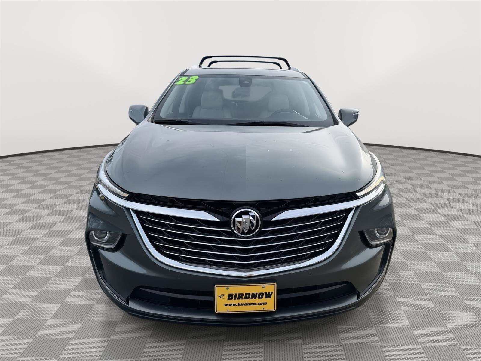 Used 2023 Buick Enclave Essence image 3