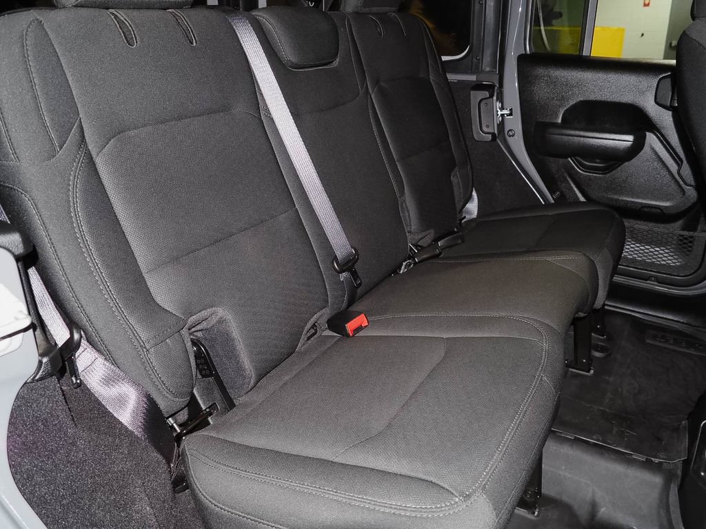 Used 2022 Jeep Wrangler Unlimited Sport image 20