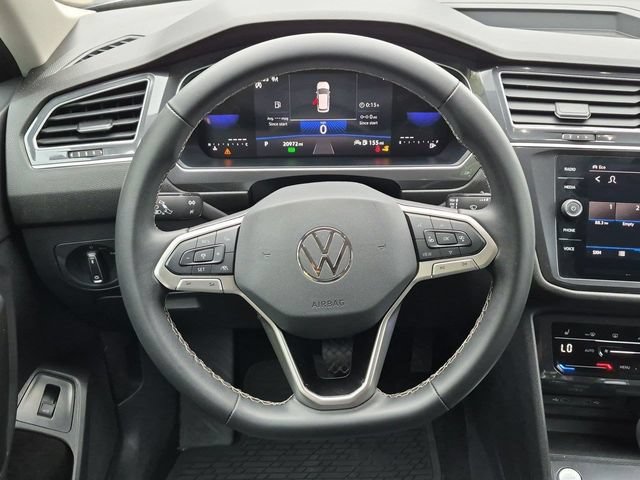Used 2024 Volkswagen Tiguan SE AWD/4WD image 22