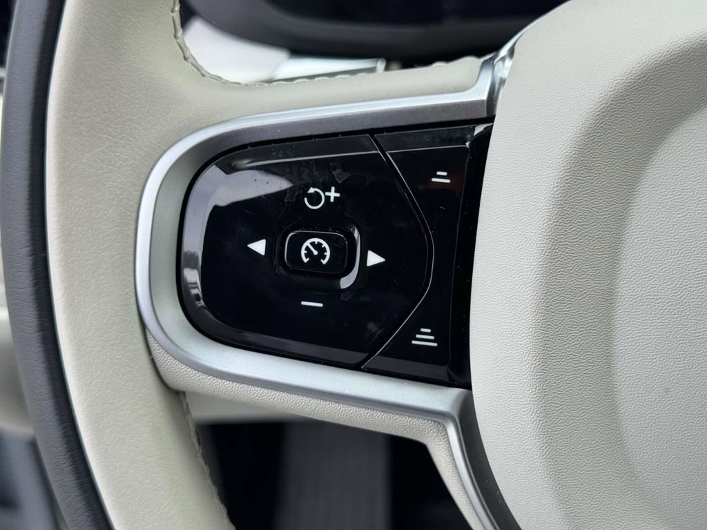 Certified 2026 Volvo XC60 B5 Ultra w/ Protection Package Premier image 19
