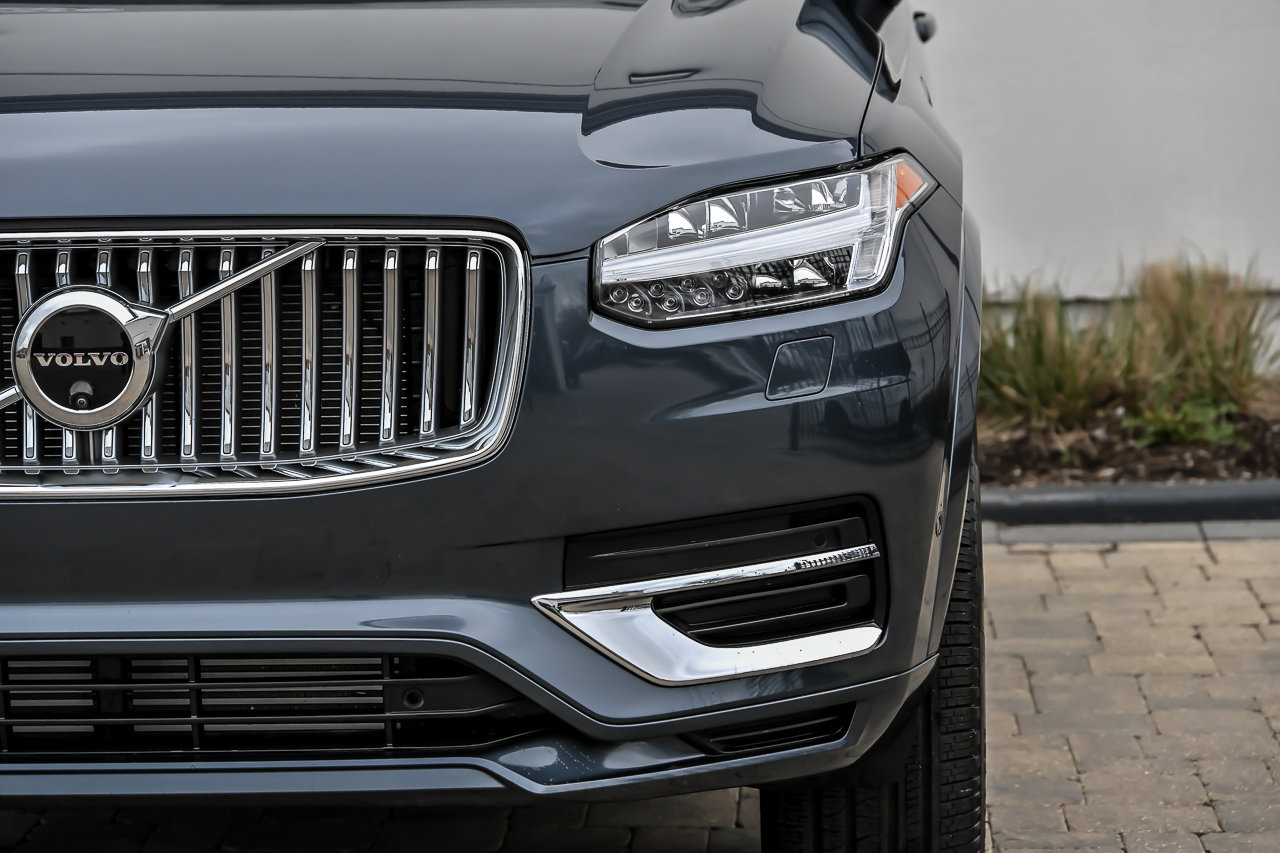 Used 2025 Volvo XC90 T8 Plus w/ Protection Package Premier AWD/4WD image 9