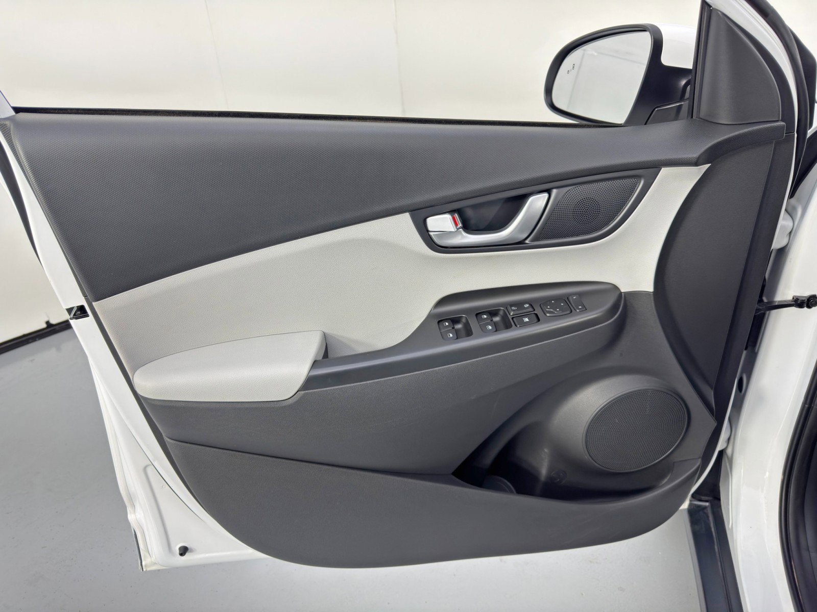 Used 2022 Hyundai Kona SEL w/ Convenience Package image 39