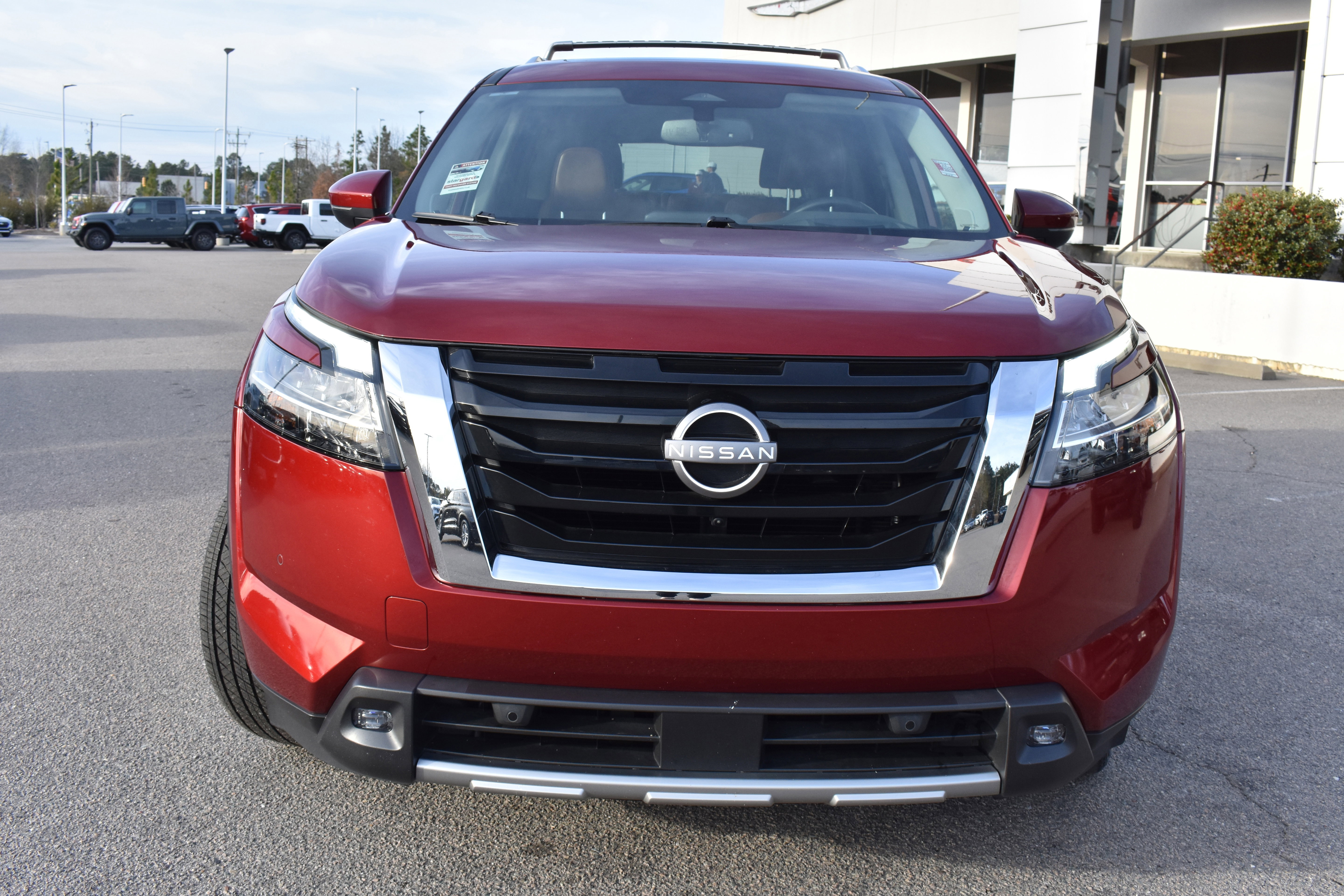 Used 2022 Nissan Pathfinder Platinum w/ Cargo Package image 4
