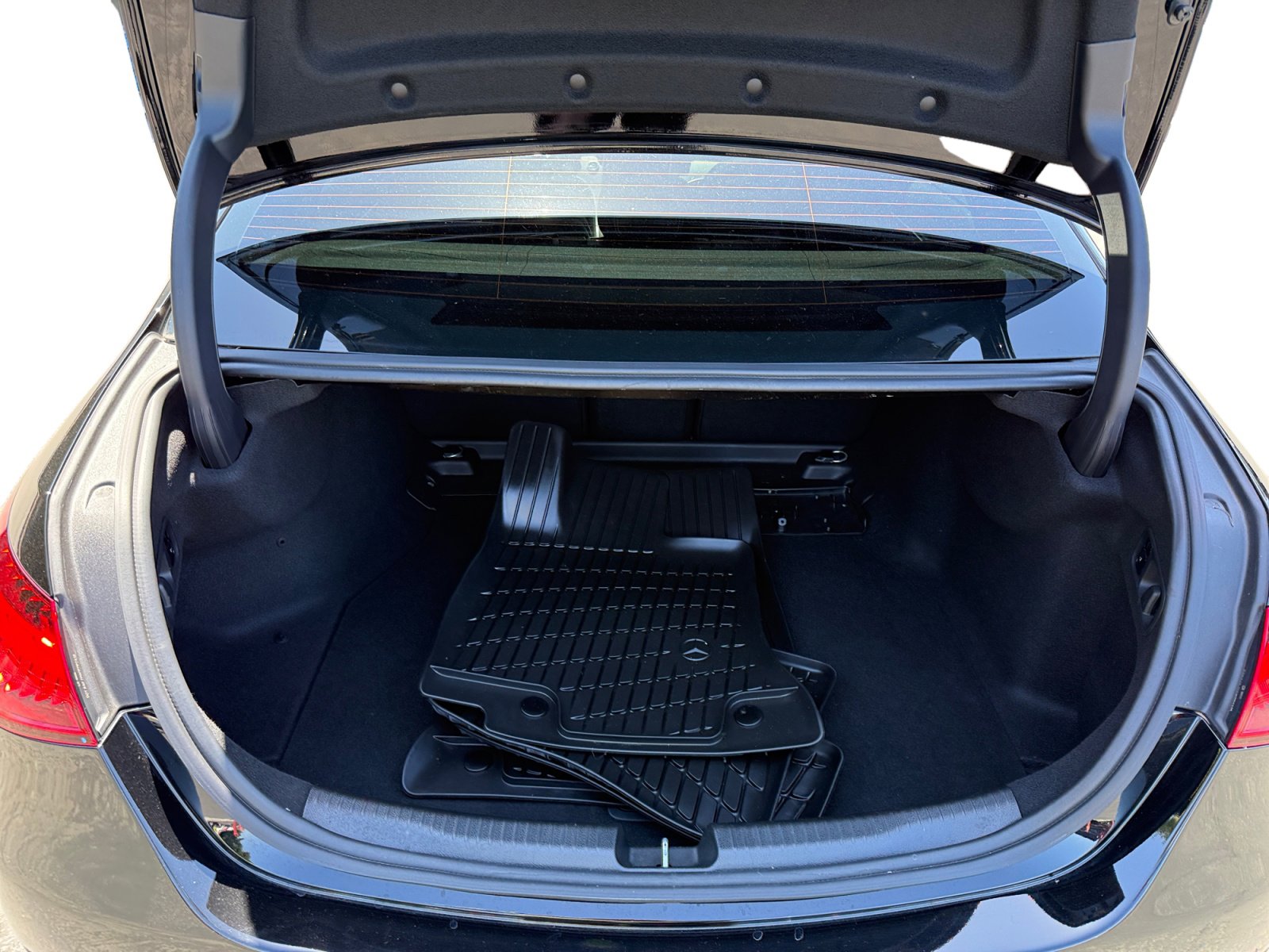 Used 2023 Mercedes-Benz C 300 Sedan image 17