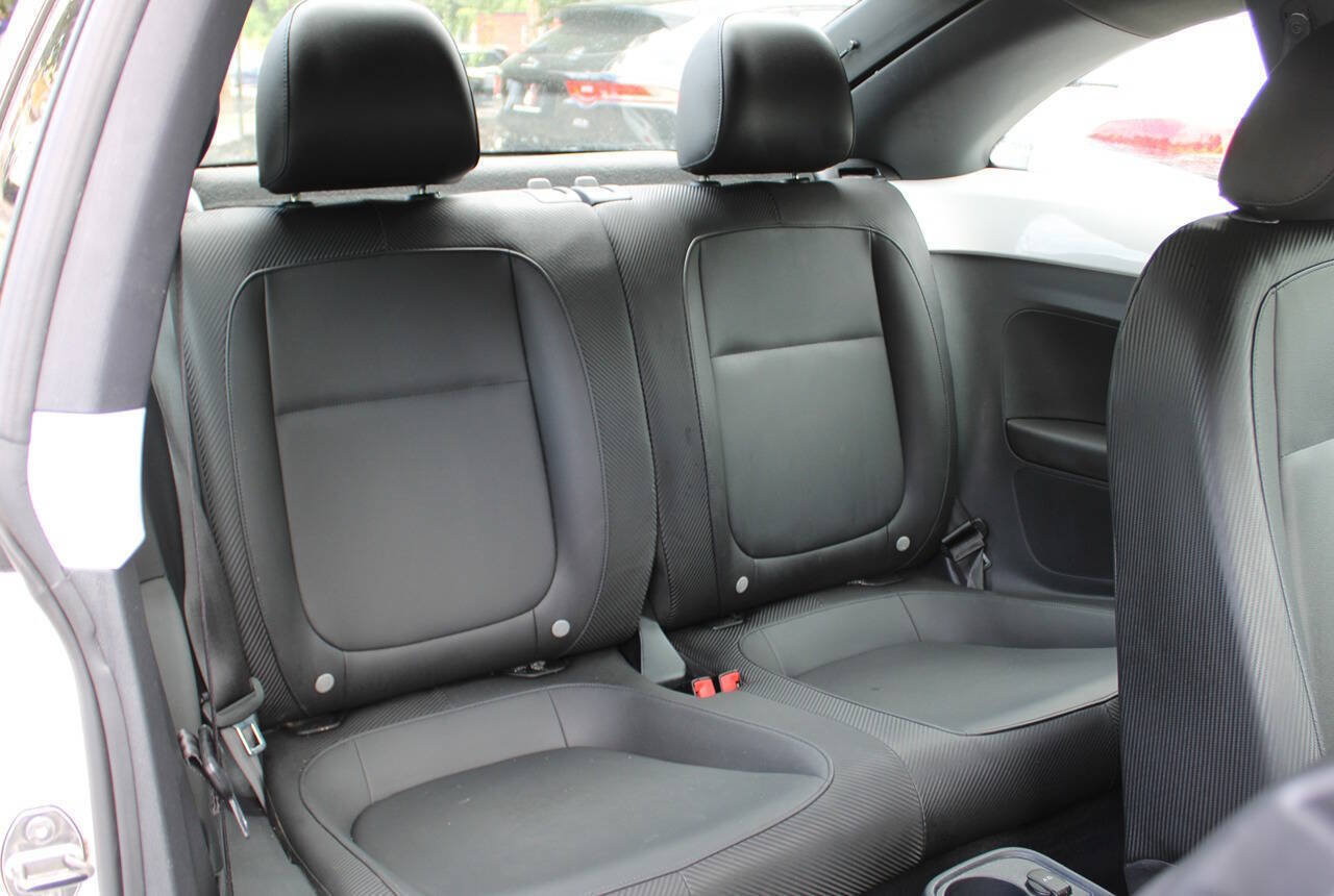 Used 2012 Volkswagen Beetle 2.5 FWD image 29
