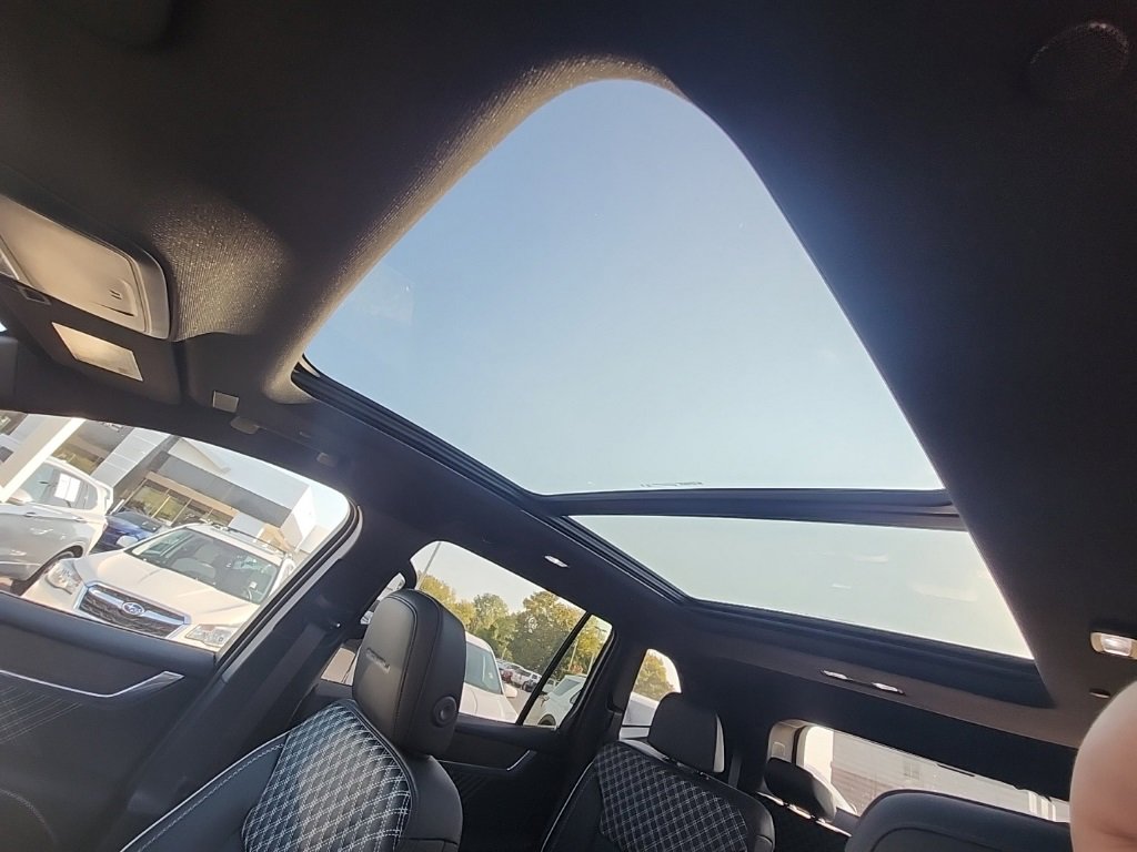 New 2026 GMC Acadia Denali w/ Super Cruise Package image 19